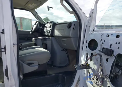 2014 Ford E-350 Super Duty Xlt z USA, uszkodzony, nr VIN 1FBNE3BL5EDA15453